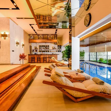 4 Bdr Ultra Luxury With Cinema Room Villa Victoria-2