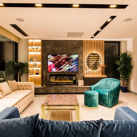 4 Bdr Ultra Luxury With Cinema Room Villa Victoria-3